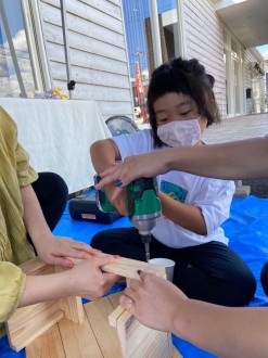 ☆保育課イベント プランターカバー作りしました☆